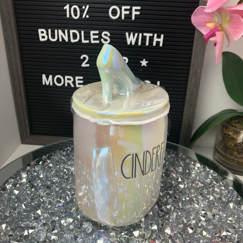 New RARE HTF Disney & Rae Dunn Cinderella mug with glass slipper topper - Picture 2 of 11